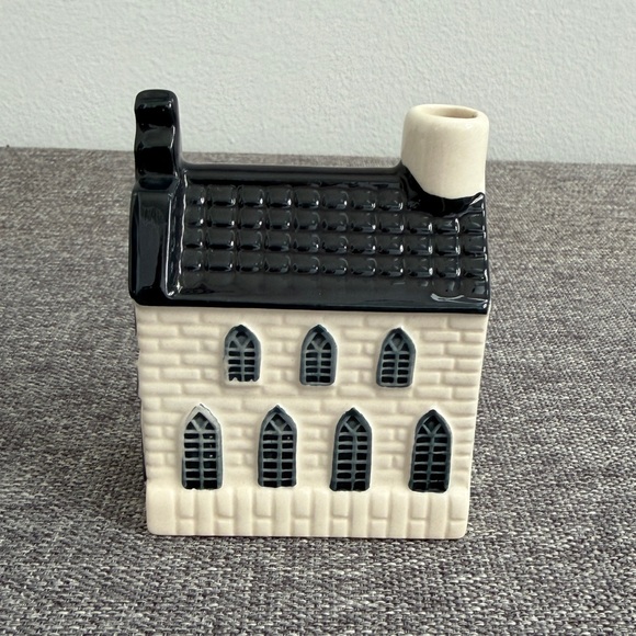 KLM Airlines Vintage 2006 Bols Blue Delft Miniature Ceramic Church #7 EMPTY - Picture 2 of 12